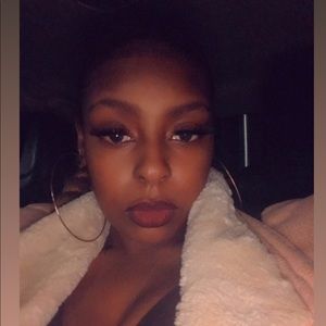 Meet your Posher, Mercedez